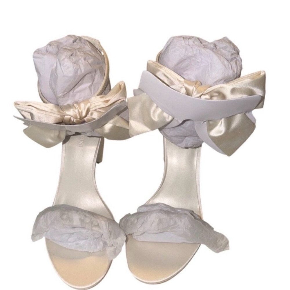 Oleg Cassini Melanie Ivory Satin Bow Block Heel with Crystal Strap NWT Size 9 - Picture 4 of 6